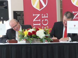 Austin College-Texas Tech Health Sciences Agreement Signing