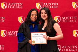 The Grace Collins and Will Collins Scholarship for an Outstanding Student in Business and Economics, Phoebe Nguyen